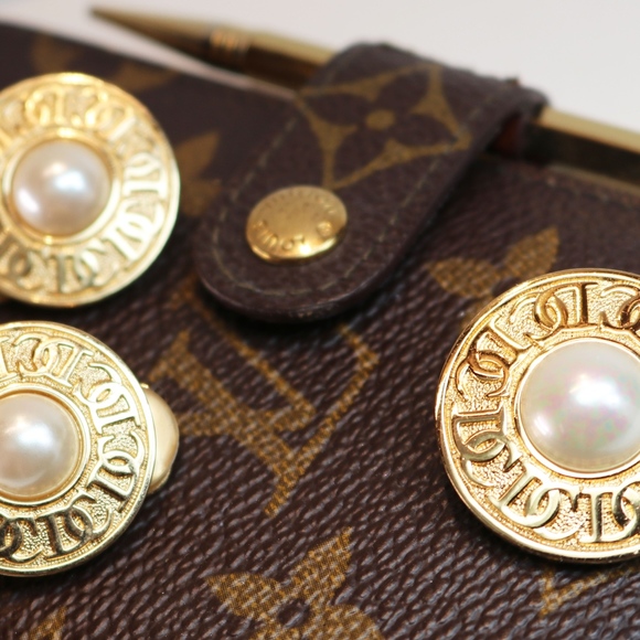⚜️ VINTAGE CHRISTIAN DIOR LOGO FAUX PEARL EARRINGS - Picture 7 of 14